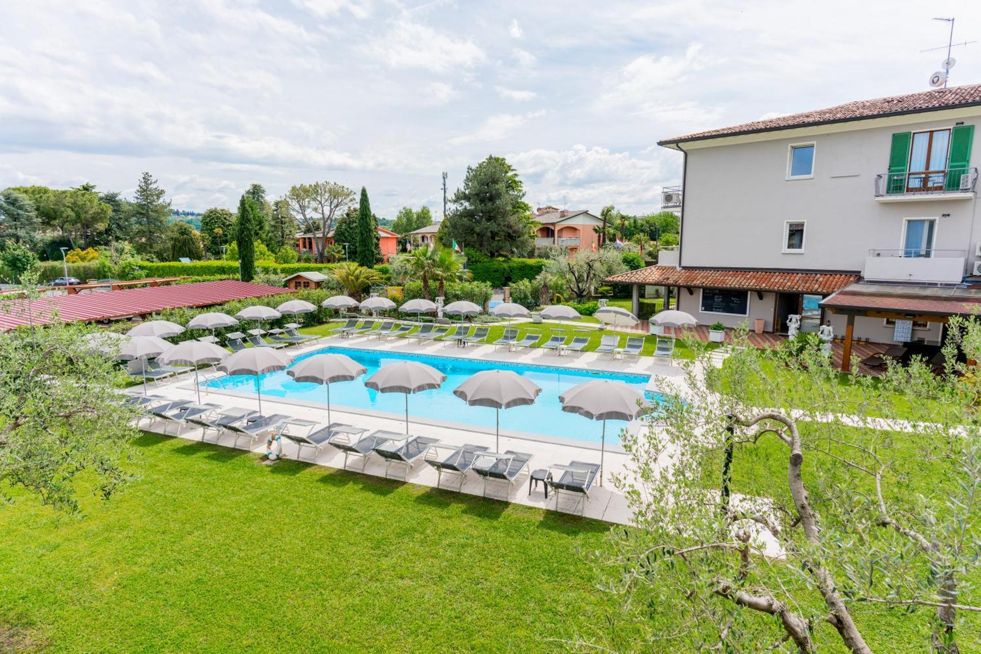 Residence Molino - Holiday Apartments Manerba del Garda Eksteriør bilde